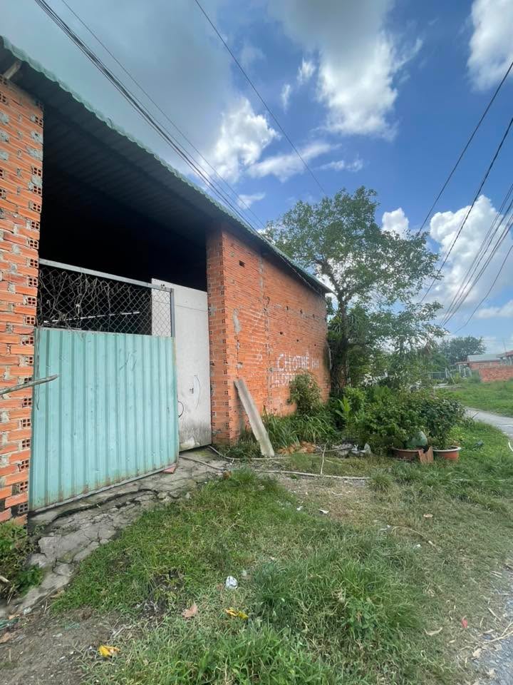 Kho Xưởng 200m² Đức Hòa Long An - Sổ Đỏ Thổ Cư, Xe Tải Vào Tận Nơi