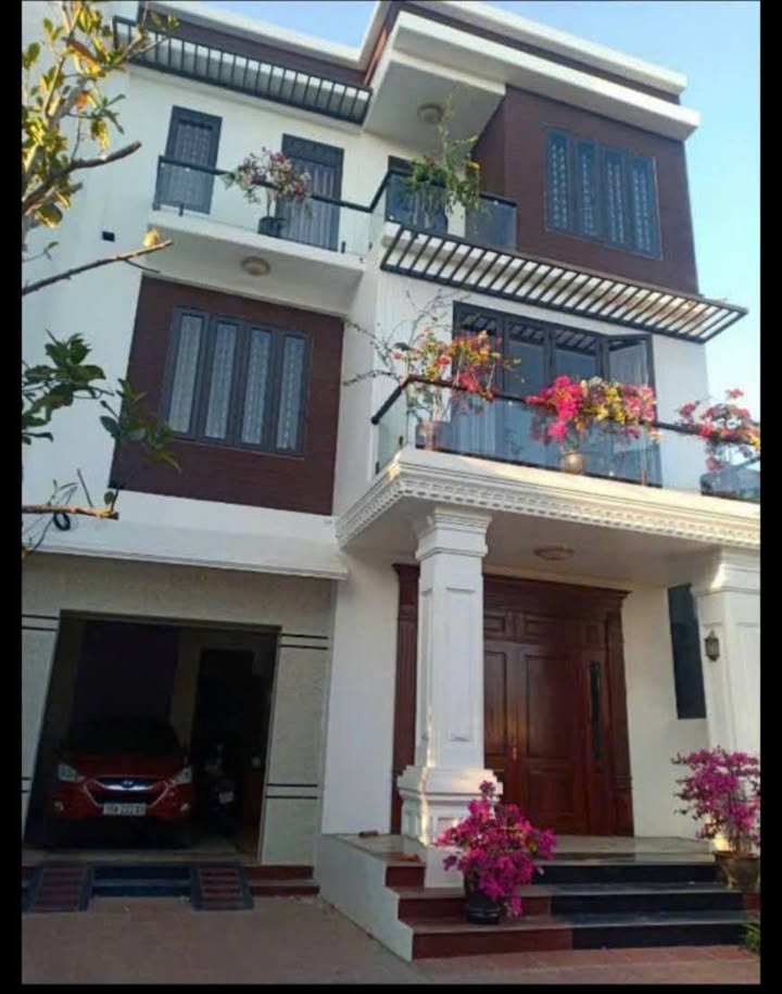 Cho thuê biệt thự Văn Cao 350m² giá 23 triệu - Sẵn sàng ở ngay!