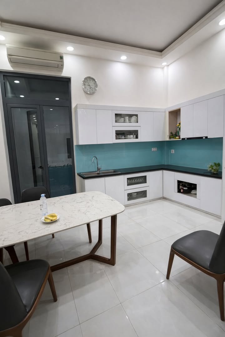 Nhà Riêng Ông Ích Khiêm Quận 11 56m² – Ô tô vào tận nhà!