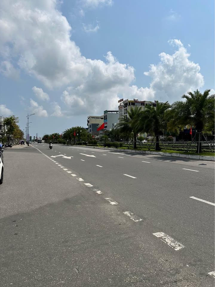 Đất nền Nguyễn Tất Thành, Tam Kỳ 120m² - Đường to ô tô