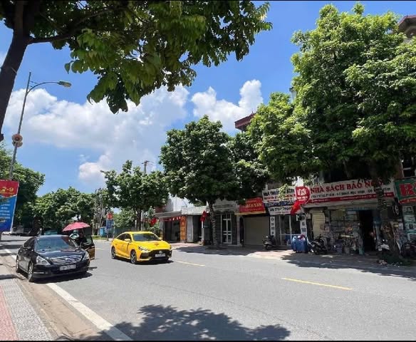 Nhà riêng Thạch Bàn 40m² hơn 11 tỷ - Ô tô vào tận nhà, full nội thất!