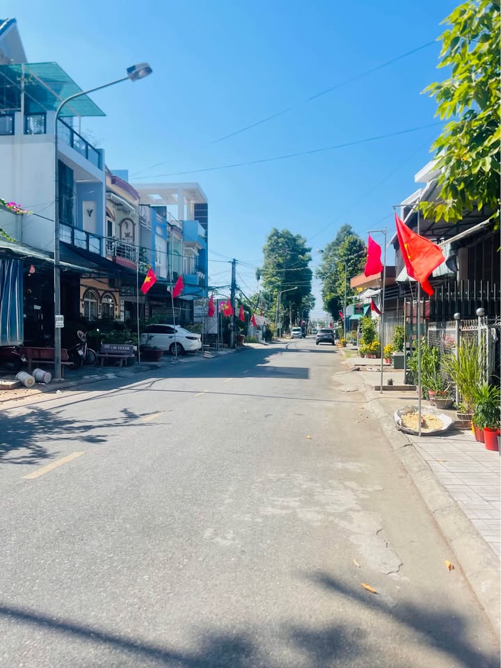 Đất nền Nguyễn Thị Minh Khai, Cao Lãnh 180m² - Đất thổ cư 100%