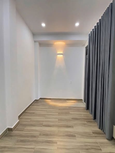 Nhà Phố Kinh Doanh MT Út Tịch, Tân Bình - 8 Tỷ, 6PN, Sổ Hồng