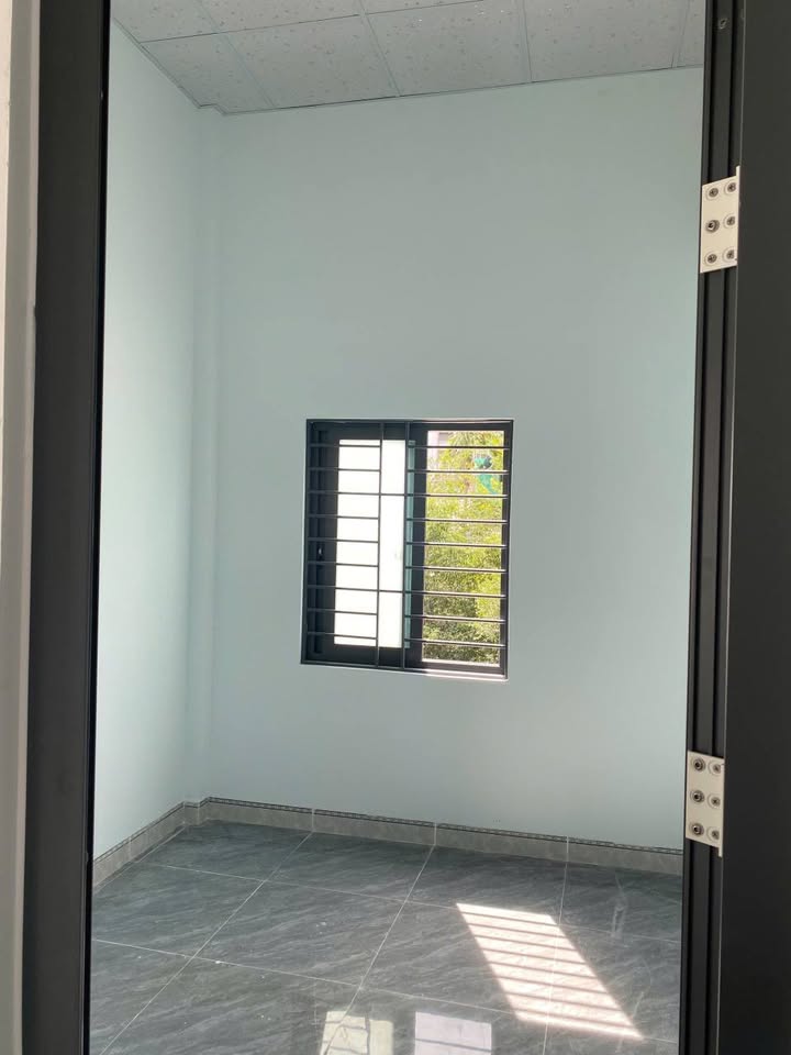 Nhà 2PN mới xây, hẻm 900 Quang Trung - TP. Quảng Ngãi, giá 3.5 triệu/tháng