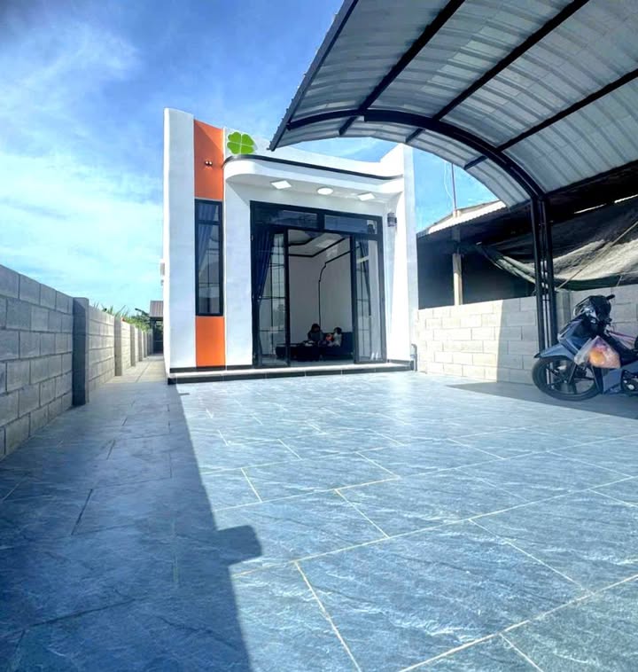 Nhà Sân Vườn Tây Ninh 158m² giá 1.15 tỷ - Sổ hồng sẵn, chính chủ!