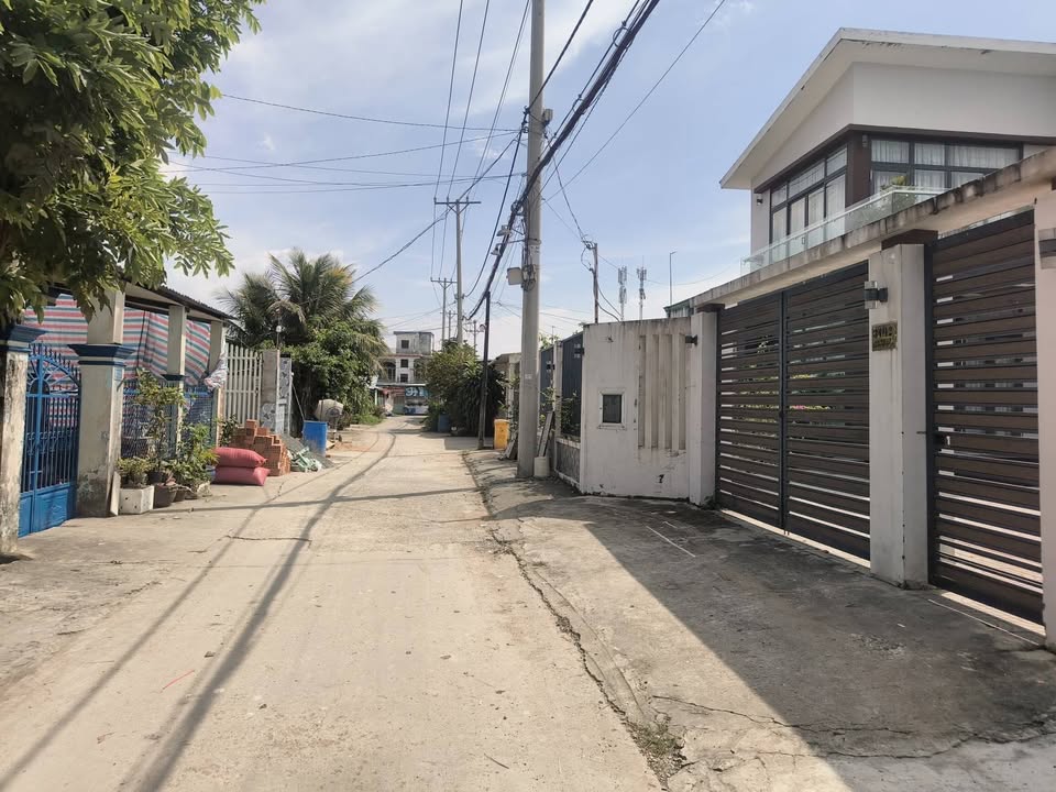 Nhà riêng Long Phước, Thủ Đức 100m² - Ô tô vào tận nhà, 4 tỷ hơn!