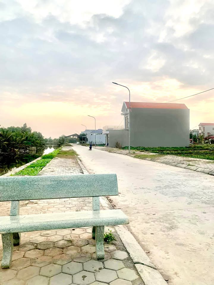 Đất đấu giá Nhân Lý Tứ Kỳ 100m² giá 2 tỷ - Sổ đỏ chính chủ!