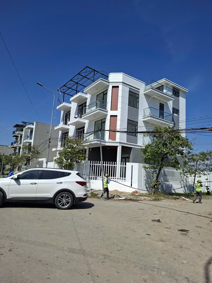 Nhà Phố Quận 7 153m² 11.6 tỷ - Mặt tiền kinh doanh đắc địa!