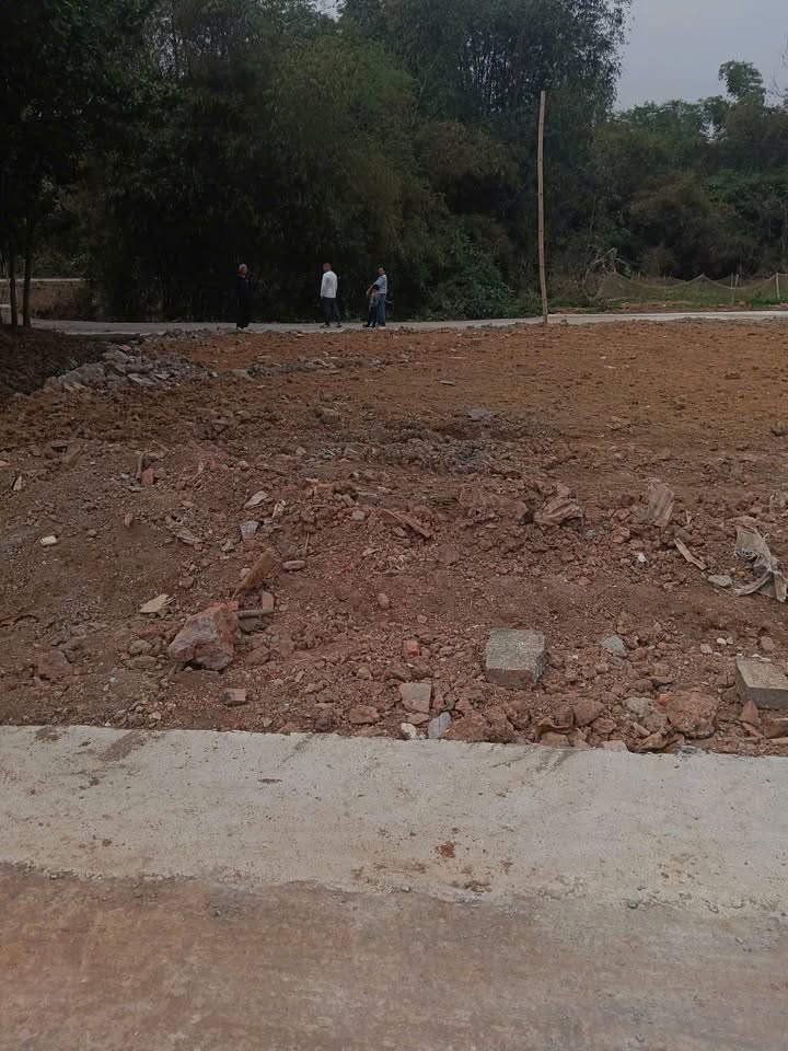 Đất nền Lương Sơn Sông Công 100m² giá hơn 300 triệu - Sổ đỏ sẵn!