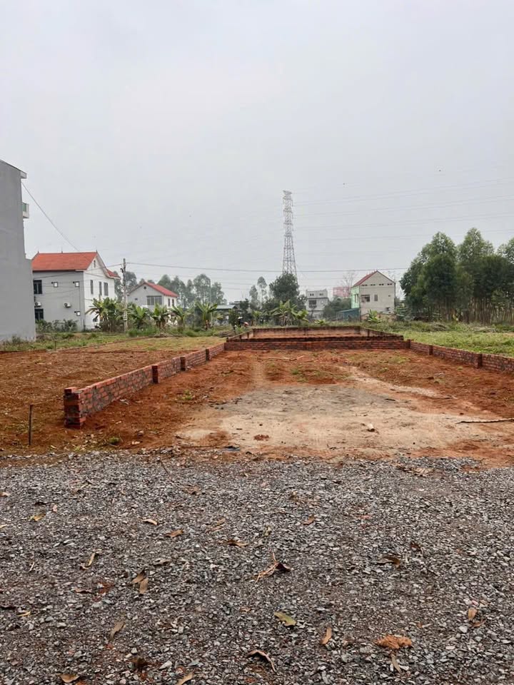 Đất nền Việt Trì 120m² - Đường ô tô tránh, view hồ đẹp!