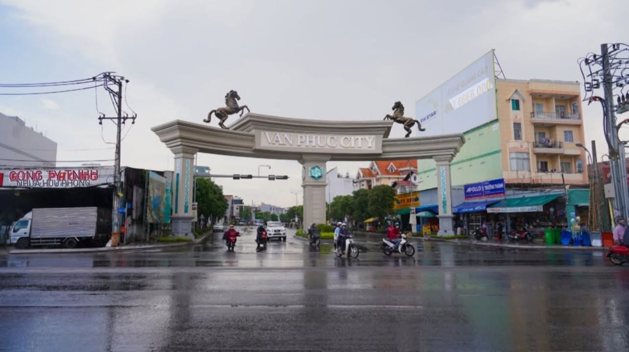 Nhà phố Vạn Phúc City 108m² giá 22 tỷ - Vị trí 2 mặt tiền đắc địa!