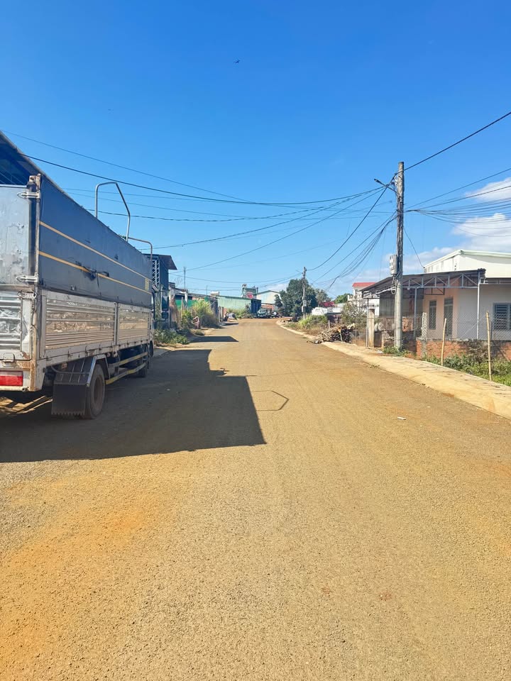 Bán đất Trà Bá Pleiku 295m² - 2 mặt tiền trước sau - Sổ hồng sẵn!