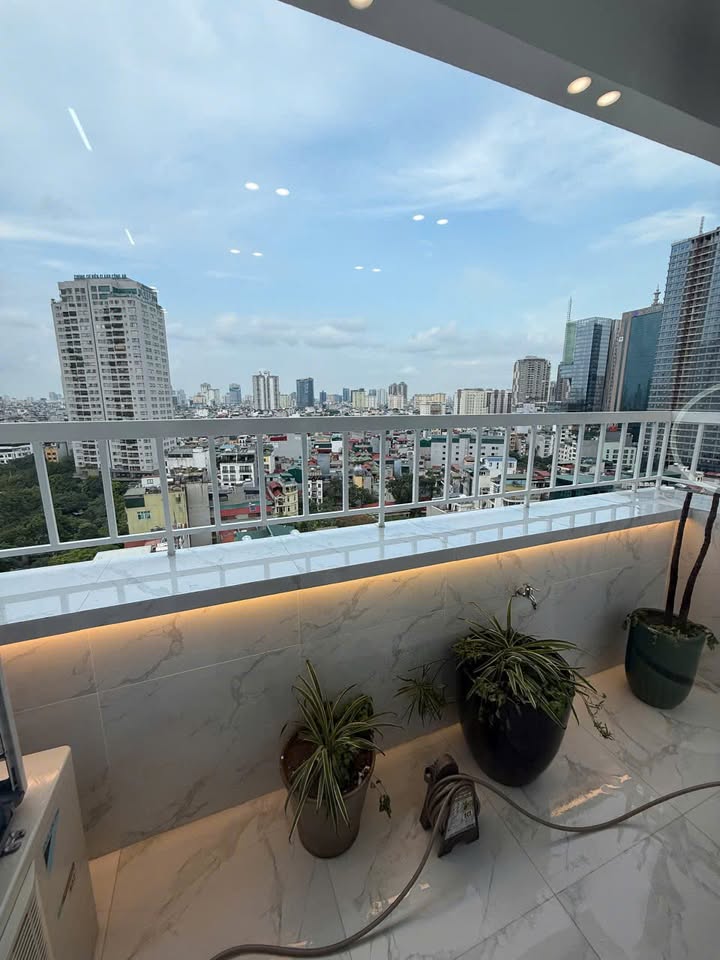 Căn hộ Vimeco Nguyễn Chánh 183m² 4PN - Căn góc hướng tốt, sổ đỏ sẵn!