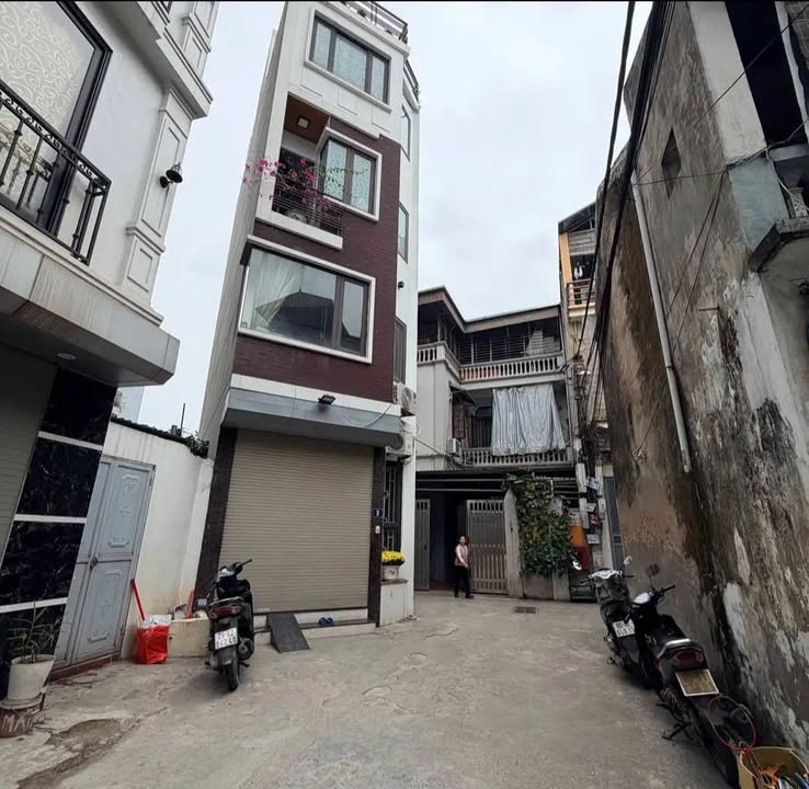 Bán nhà Thạch Bàn Long Biên 135m² 6.3 tỷ - Ô tô đỗ cửa cực hiếm!