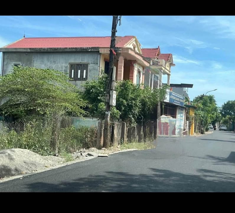 Nhà Phố Tôn Thất Tùng, Đồng Hới 100m² - Mặt tiền kinh doanh đắc địa!