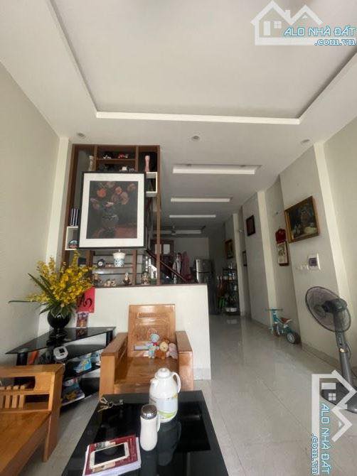 Nhà Tư Đình Long Biên 50m² 9 tỷ - Ô tô tận cửa, sổ hồng sẵn!