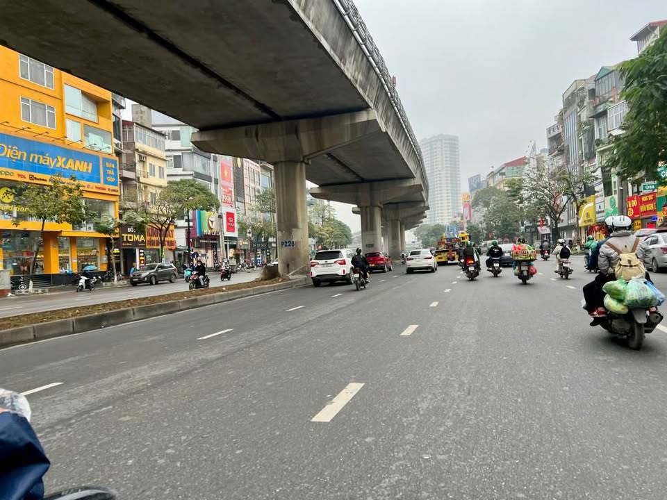 Nhà Phố Kinh Doanh Hồ Tùng Mậu 100m² - Mặt Tiền Kinh Doanh Sầm Uất!