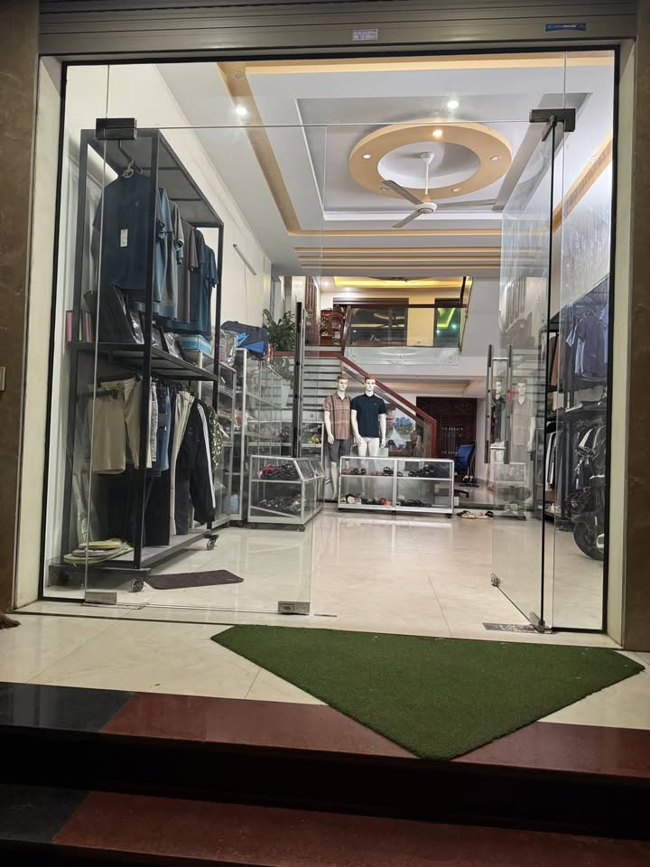 Cho thuê mặt bằng kinh doanh 30m² mặt đường Bạch Hạc, Việt Trì - Giá 3.5 triệu/tháng