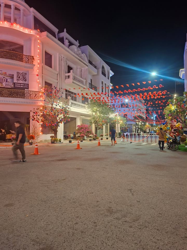 Nhà 63m² Hướng Đông Nam, Quy Nhơn - Giá 3.6 Tỷ, Sẵn Sàng Về Ở