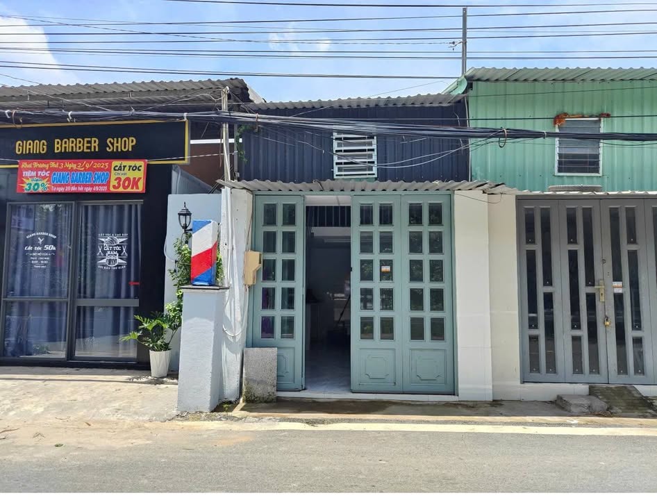 Nhà Mặt Tiền Đường Nhựa Bình Chánh - 15m² Giá 550 Triệu