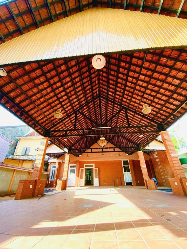 Mặt bằng kinh doanh/văn phòng 455m² đường Phạm Văn Đồng, Huế - Giá 10 triệu/tháng