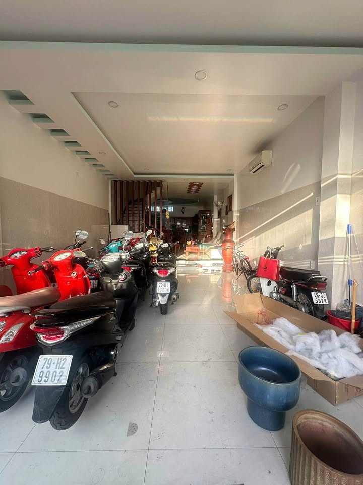 Nhà Mặt Tiền Thích Quảng Đức, Phước Long A - 100m² Full Nội Thất, Giá 25 Triệu/Tháng