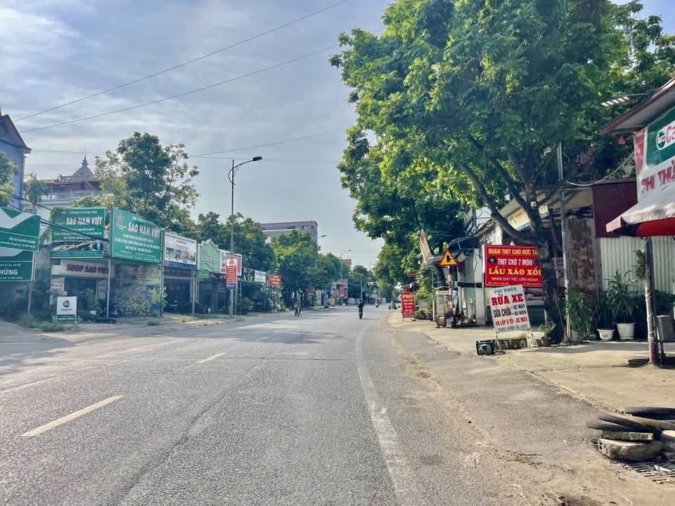 Nhà Phố Quốc Lộ 23 Đông Anh 135m² - Mặt tiền kinh doanh đỉnh cao!