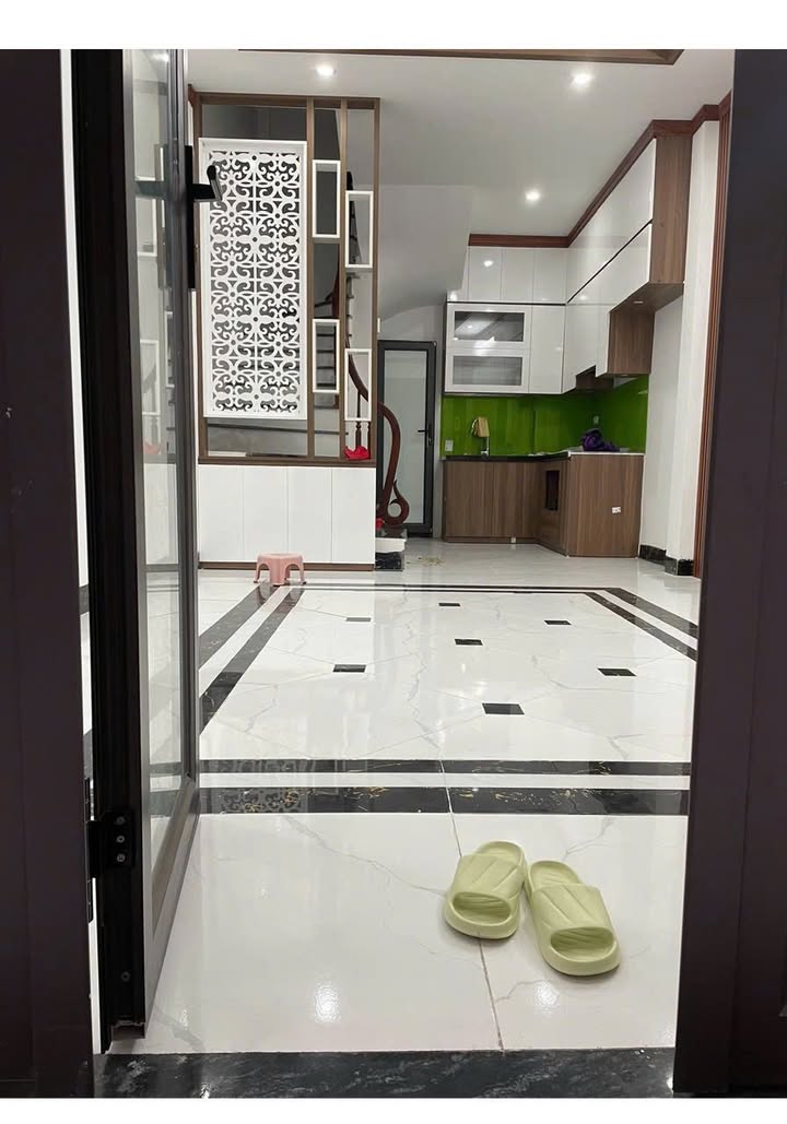 Cho thuê nhà nguyên căn Đội Cấn 4 tầng 15 triệu - Sẵn sàng ở ngay!