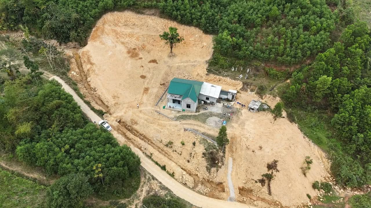 Đất Nền Hòa Bình 1300m² Sổ Hồng Chính Chủ - Giá 698 Triệu