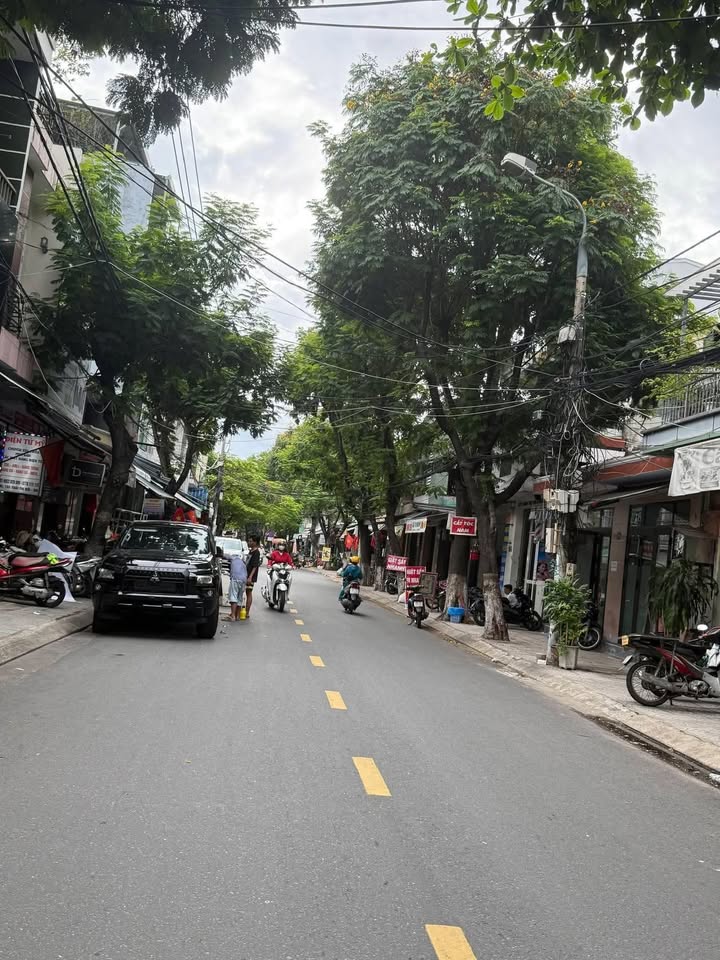 Nhà 2 Tầng Kiên Cố 50m² Cách Bệnh Viện Hoàn Mỹ 50m - Giá 3 Tỷ