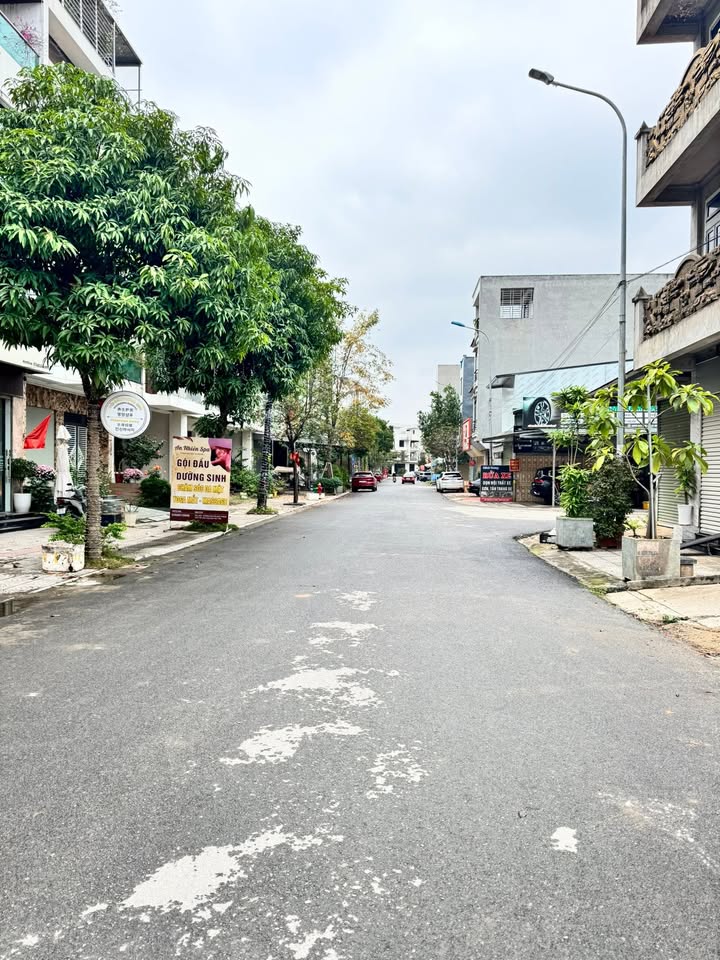 Nhà Phố Việt Trì 82m² giá 9 tỷ - Vị trí đắc địa, kinh doanh đỉnh!