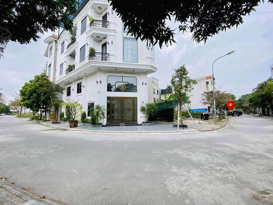 Bán nhà 5 tầng KĐT Mỹ Trung, Nam Định - 53m², 4PN, Thang máy, Giá 7.3 tỷ