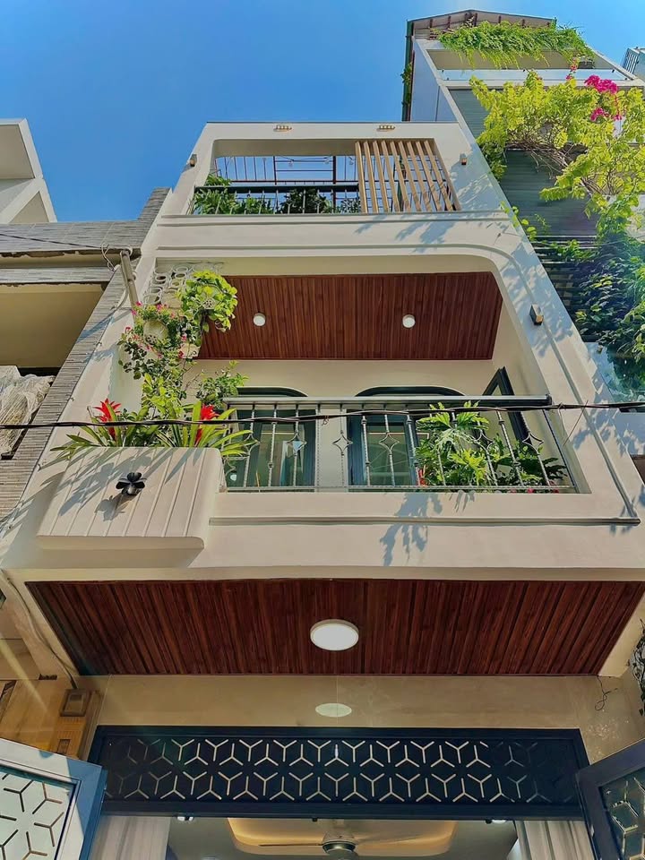 Nhà Hẻm Xe Hơi Lê Văn Sỹ, Q3 - 40m², 4PN, 11.7 Tỷ