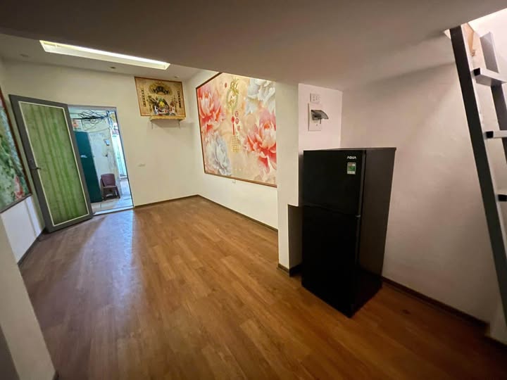 Bán căn tập thể Sài Đồng Long Biên 35m² giá 1.65 tỷ - Sổ hồng sẵn!