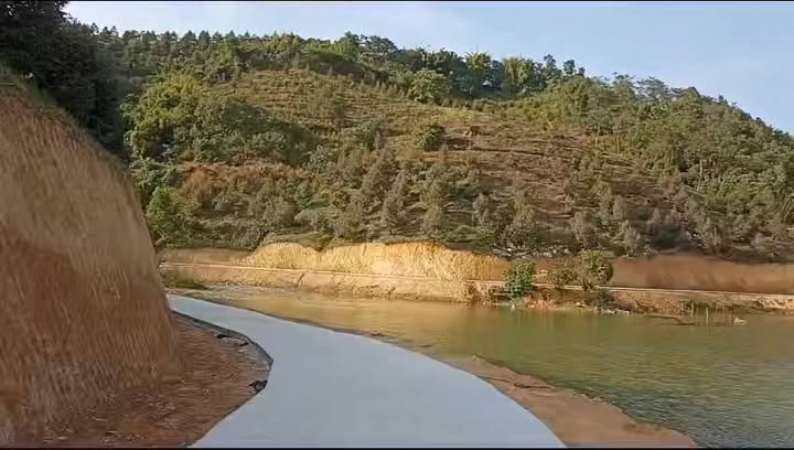 Farm 1300m² Mặt Tiền Hồ Ma Đa Guôi - 550 Triệu, Tặng Nhà Gỗ