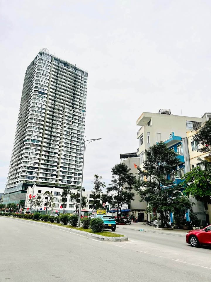 Bán nhà Phường Yết Kiêu Hạ Long 42m² giá 3.2 tỷ - Ô tô vào tận nhà!