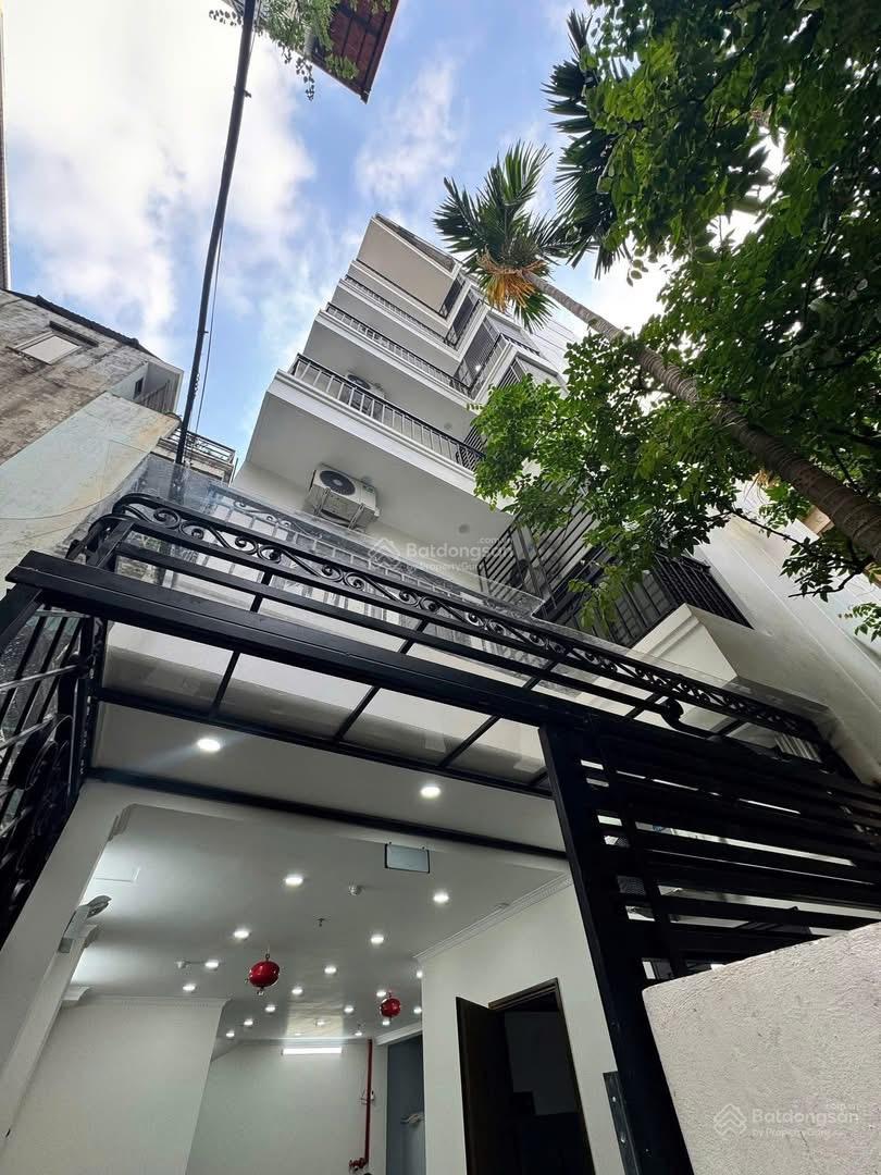 Tòa căn hộ Apartment Võng Thị - 103m2, 8 tầng, view Hồ Tây, giá 33.8 tỷ