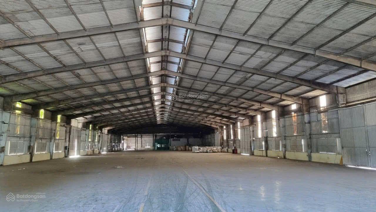 Kho 3600m² & 2400m² Lái Thiêu - Container thoải, giao ngay!