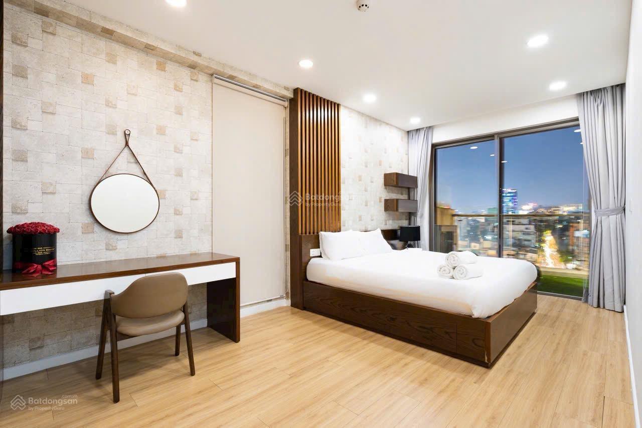 Cho thuê Căn hộ Masteri Millennium Quận 4 - 150m² Sân Vườn, View Sông Q1