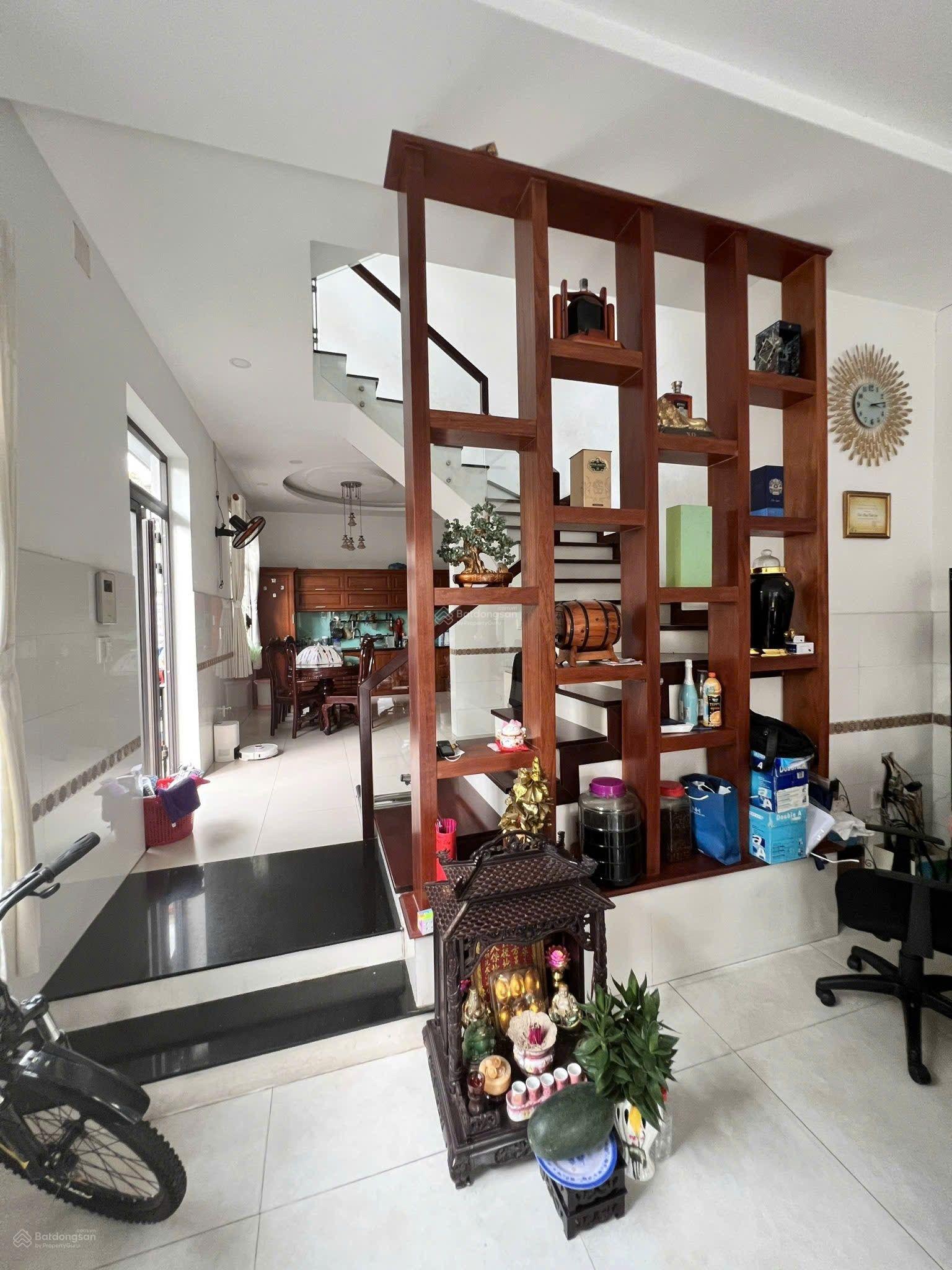 Nhà Biệt Thự Chế Lan Viên 133m² - 50 Triệu/Tháng - Vị trí vàng!