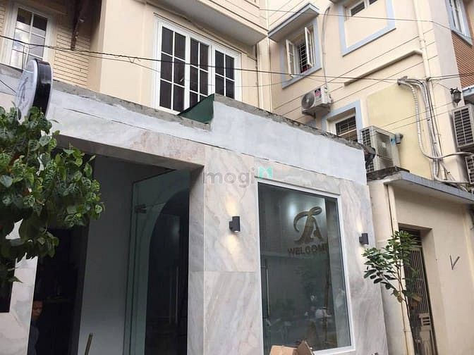 Bán nhà Hoàng Hoa Thám Ba Đình 83m² - Ô tô 45 chỗ đỗ cửa!