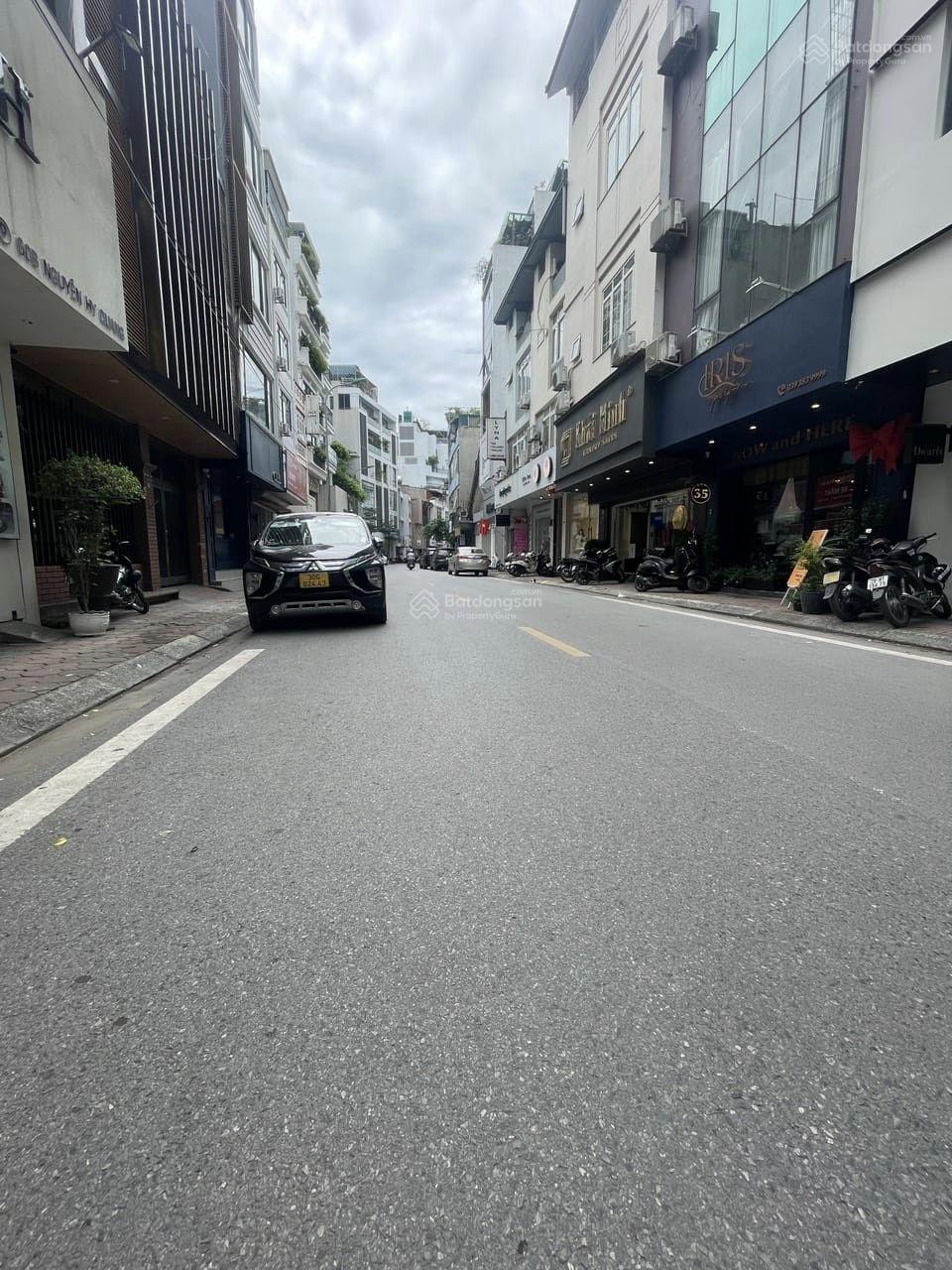 Nhà Nguyên Căn Nguyễn Thị Định 60m², 5 Tầng - Thang Máy, Ô Tô Đỗ Cửa, Giá 30 Triệu