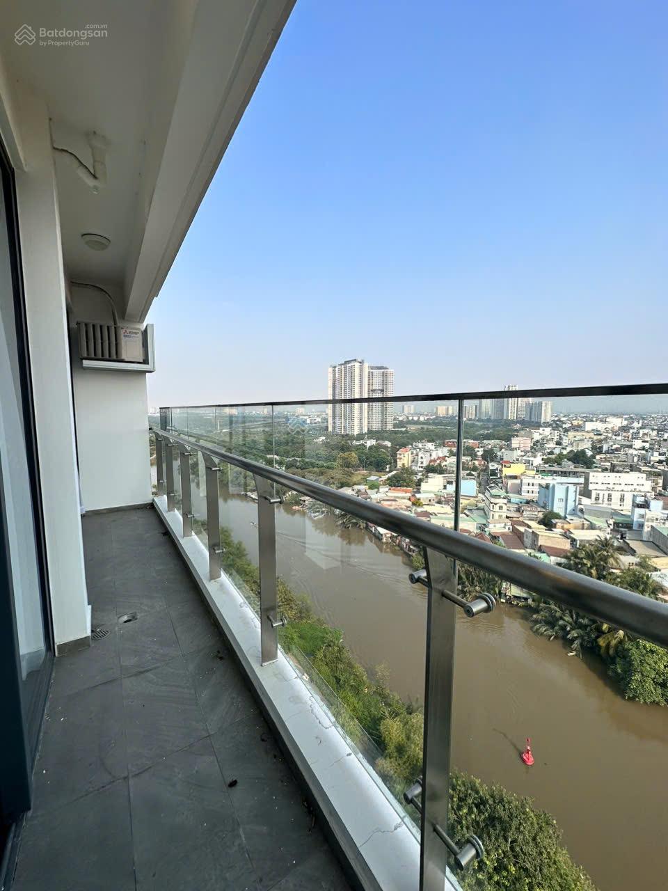 Cho thuê căn hộ D'Lusso Quận 2 105m² - View sông, tầng cao cực thoáng!
