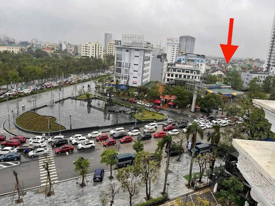 Nhà Phố VIP Vinh 208m² Mặt Tiền Rộng Kinh Doanh Tốt