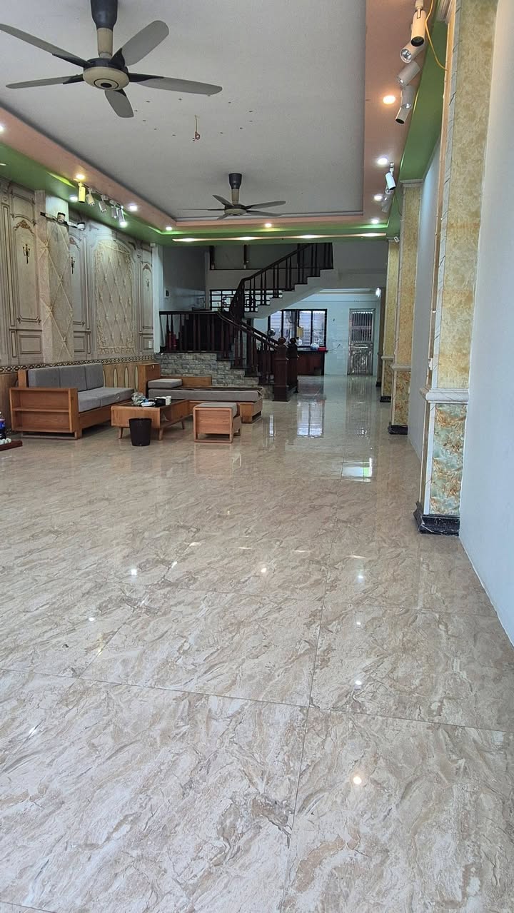 Nhà 3 Tầng Mặt Tiền Ngô Quyền, Lào Cai - Cho Thuê Giá Tốt