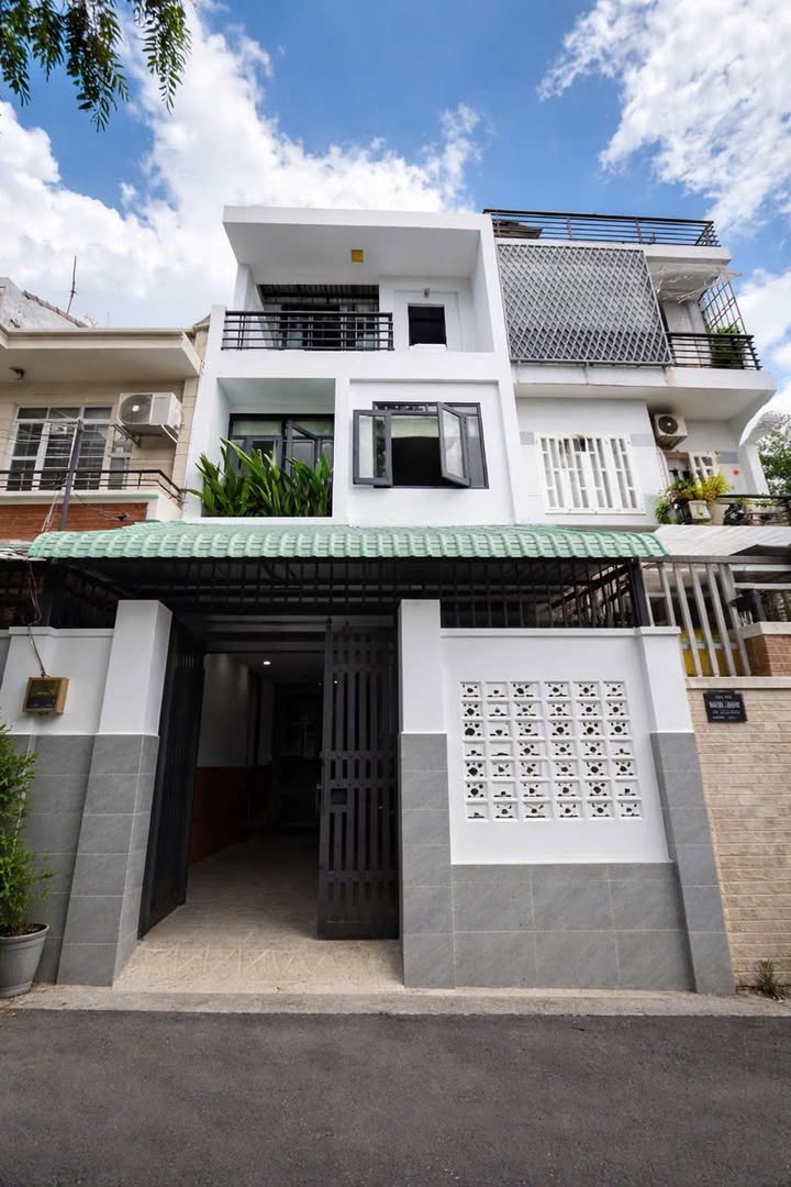 Nhà 3 Tầng Đường Phú Châu, Thủ Đức - 67m² Sổ Hồng, Full Nội Thất