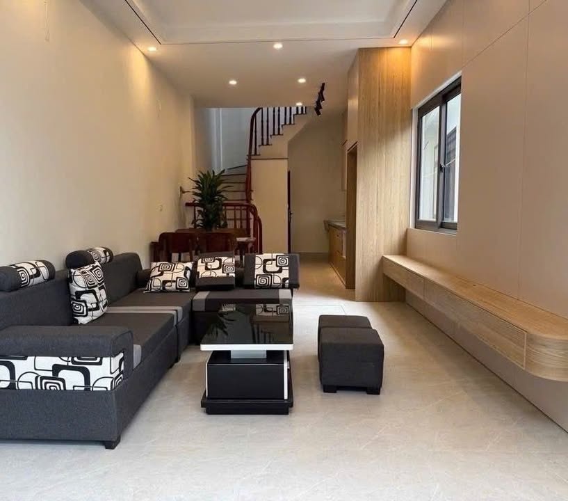 Nhà Cự Khối Long Biên 34m² - Giá Hơn 4 Tỷ, Ô Tô Đỗ Cửa