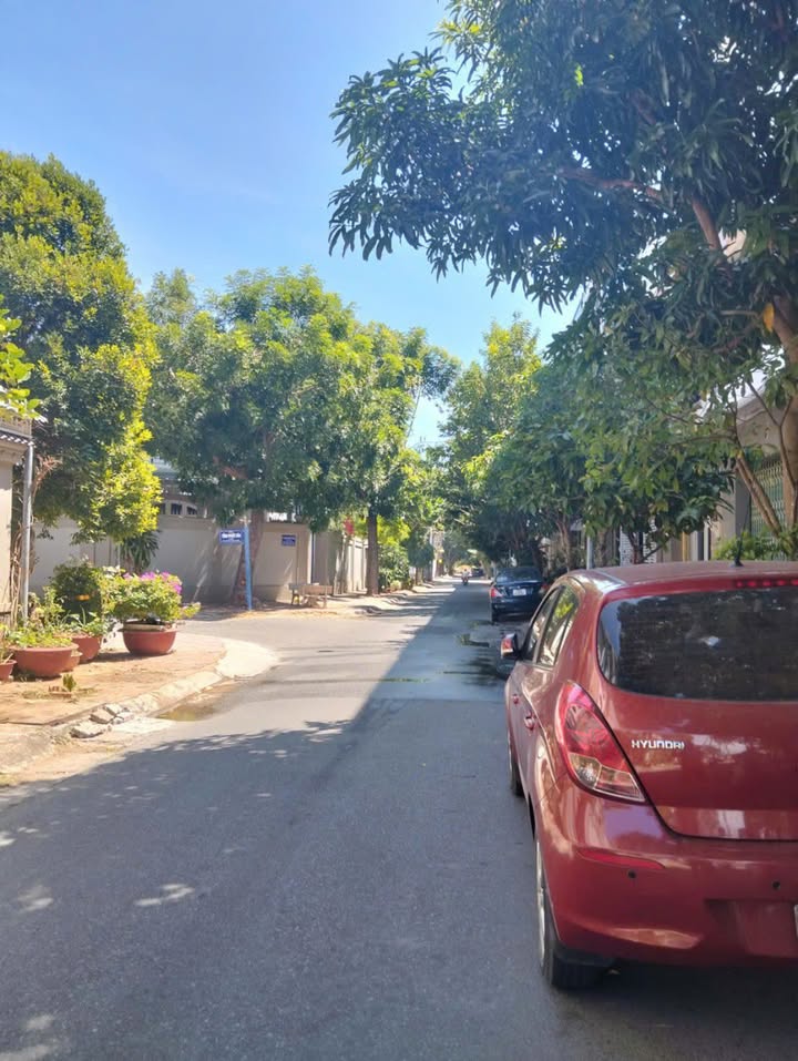 Nhà Ngay KĐT Chí Linh - 68m² 4PN, Thang Máy, Hầm Ô Tô - 10.5 Tỷ