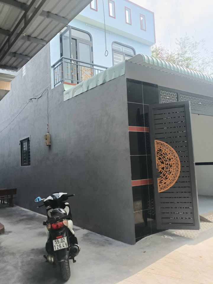 Bán Nhà Đông Thạnh Hóc Môn 102m² Giá 3.1 Tỷ - Sẵn Sàng Ở Ngay!