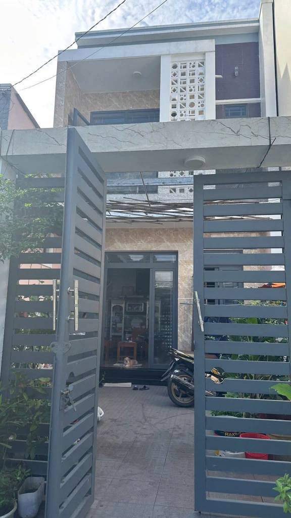 Bán nhà 1 trệt 1 lầu Phường Tân Hạnh 92m² giá 2 tỷ - Ô tô vào tận nhà!